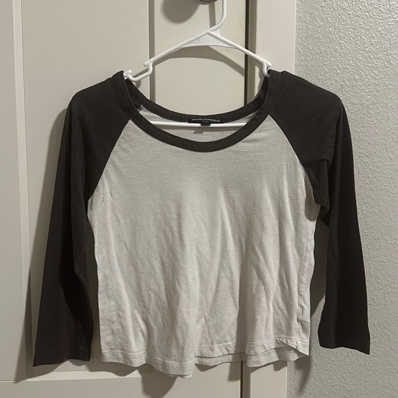 Brandy Melville Tops Brandy Melville Baseball Tee Poshmark
